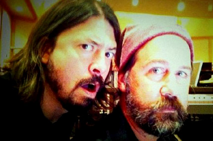 El baterista Dave Grohl y el bajista Krist Novoselic de "Nirvana"
