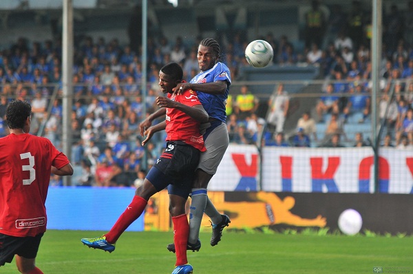 Gabriel Achilier anota el gol del empate a favor de Emelec.