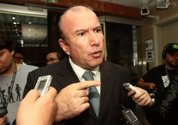 PABLO CHAMBERS BUSCA PROTECCION EN LA ASAMBLEA NACIONAL