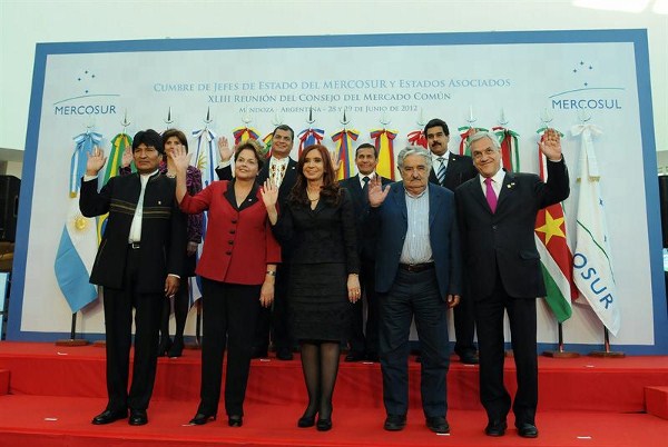 unasur 2 (600x402)