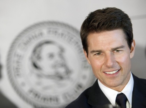 Actor Tom Cruise arrives before The Friars Club and Friars Foundation honored him with the Entertainment Icon Award at the Waldorf Astoria in New York June 12, 2012. REUTERS/ Andrew Kelly (UNITED STATES - Tags: ENTERTAINMENT PROFILE HEADSHOT SOCIETY)