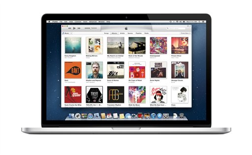 La página de iTunes en una imagen sin fecha proporcionada por iTunes. La tienda musical digital cumplirá el domingo 28 de abril de 2013 una década de haber cambiado la forma en la que consumimos música y accedemos al entretenimiento. (Foto AP/iTunes)