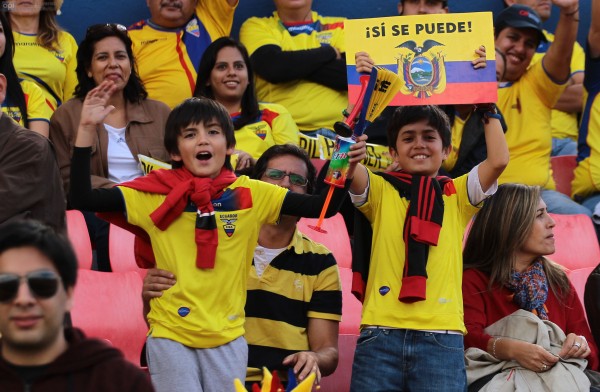 Los hinchas felices por la próxima clasificación de Ecuador 