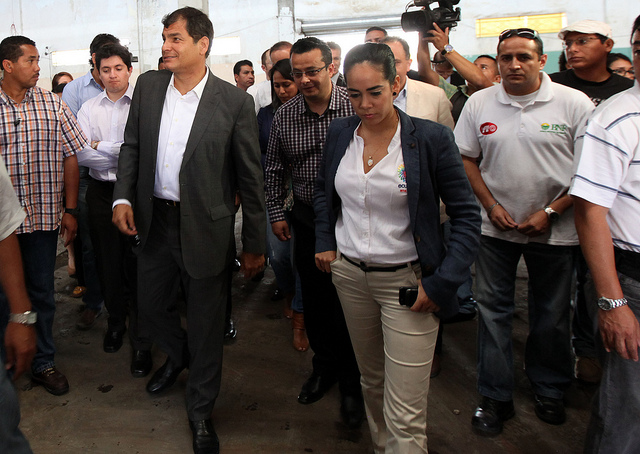 Guayaquil, 26 de julio 2013.- El Presidente de la República, Rafael Correa, realizó un recorrido por la ex bodega del Banco Nacional de Fomento. Foto: Santiago Armas/Presidencia de la República.