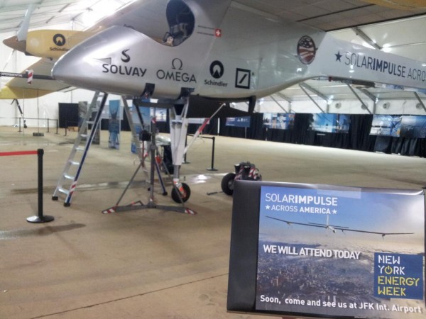 El prototipo de avión movido únicamente por energía solar, el HB-Sia de la empresa suiza Solar Impulse