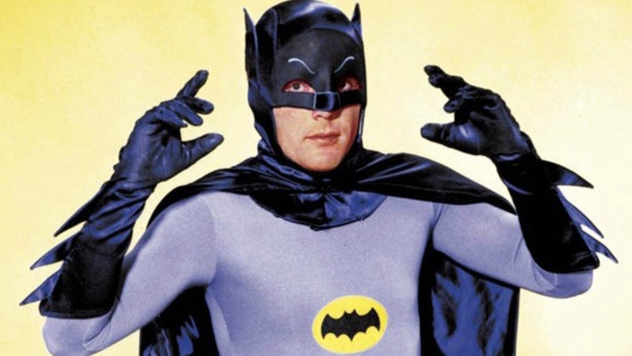 Adam West, como Batman.