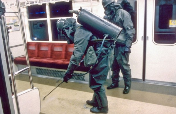20 Mar 1995 --- SARIN GAS ATTACK IN TOKYO METRO --- Image by © CORBIS SYGMA