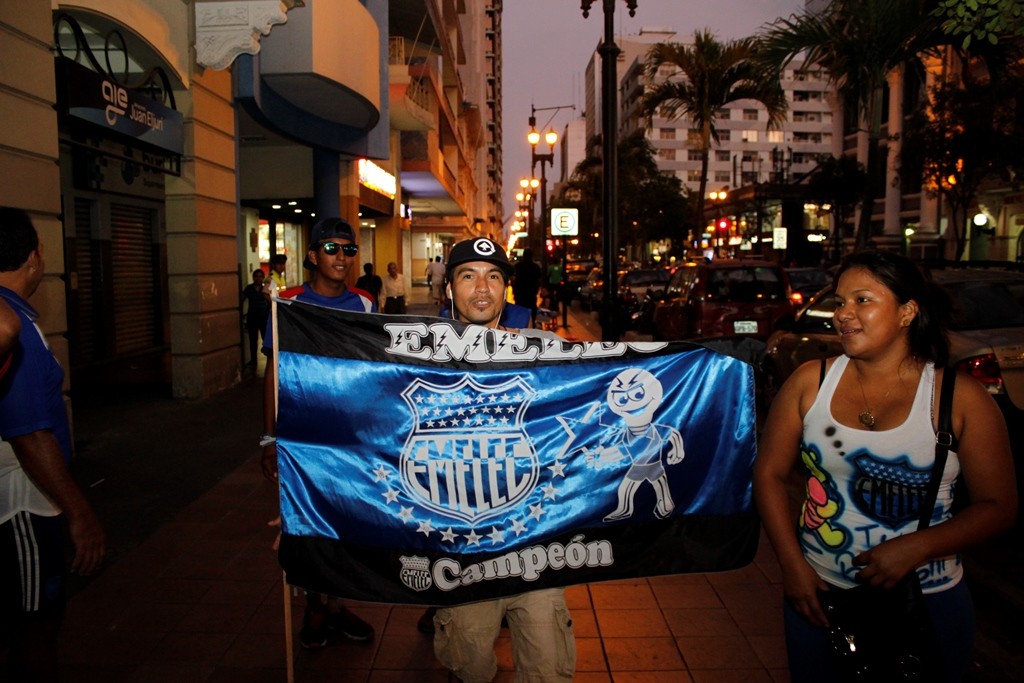 hinchas emelec3