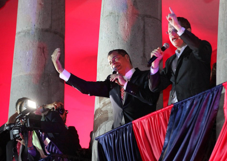 El alcalde de Quito, Mauricio Rodas, y el Presidente Rafael Correa, en el balcón de Carondelet, el 4 de diciembre de 2014. Foto: Eduardo Santillán / Presidencia de la República