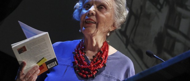 PONIATOWSKA: AYOTZINAPA REBAJA A MÉXICO ANTE EL MUNDO Y ANTE NOSOTROS MISMOS