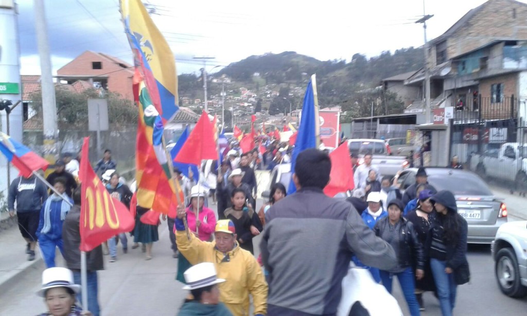 Marcha indígena llega a Cuenca el 5 de agosto de 2015. Foto Víctor Posso/LaRepública.