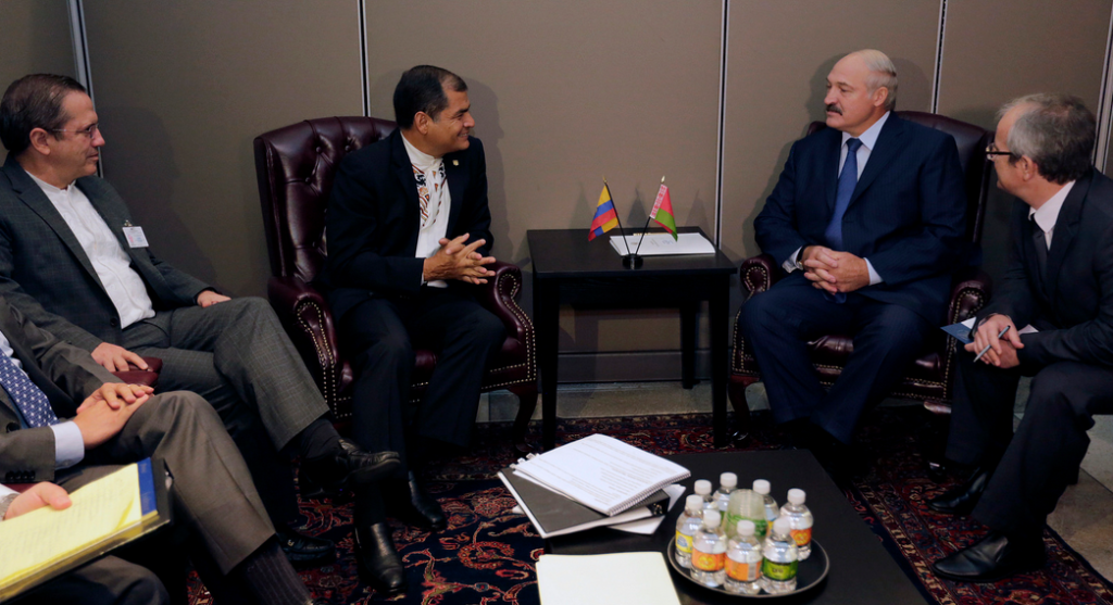Nueva York (EEUU), 28 sep 2015.- El Presidente de la República, Rafael Correa, mantuvo una reunión bilateral con el Presidente de Bielorrusia, Aleksandr Lukashenko, a propósito de la Cumbre de la ONU. Foto: Mauricio Muñoz / Presidencia de la República
