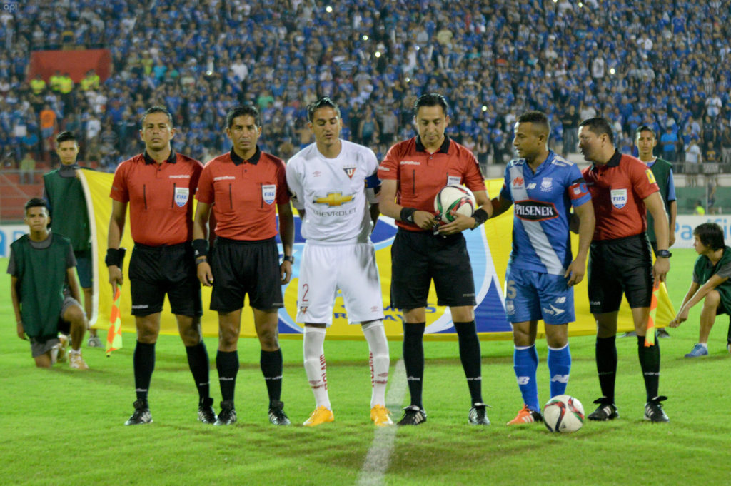 PORTOVIEJO - ECUADOR (16-12-2015). Final Emelec - Liga de Quito, jugada en el estadio Reales Tamarindos. API FOTO / ARIEL OCHOA
