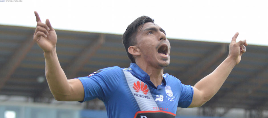 MANTA - ECUADOR (06/12/2015). Ángel Mena celebra su gol. Emelec Vs. River Ecuador, partido jugado en el estadio Jocay. API FOTO / ARIEL OCHOA