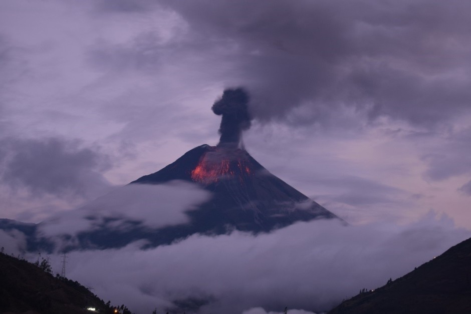 Erupción del volcán Tungurahua, el 28 de febrero de 2016. Foto del Instituto Geofísico.