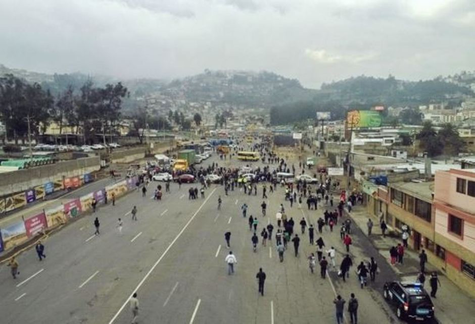 La zona de Carapungo, al norte de Quito, la mañana del 11 de marzo de 2016. Foto tuiteada por la ATM de Quito.