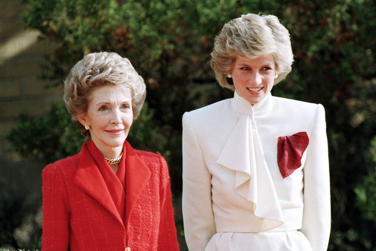 Nancy Reagan, y la Princesa Diana, de Inglaterra, en la década de los ochenta,