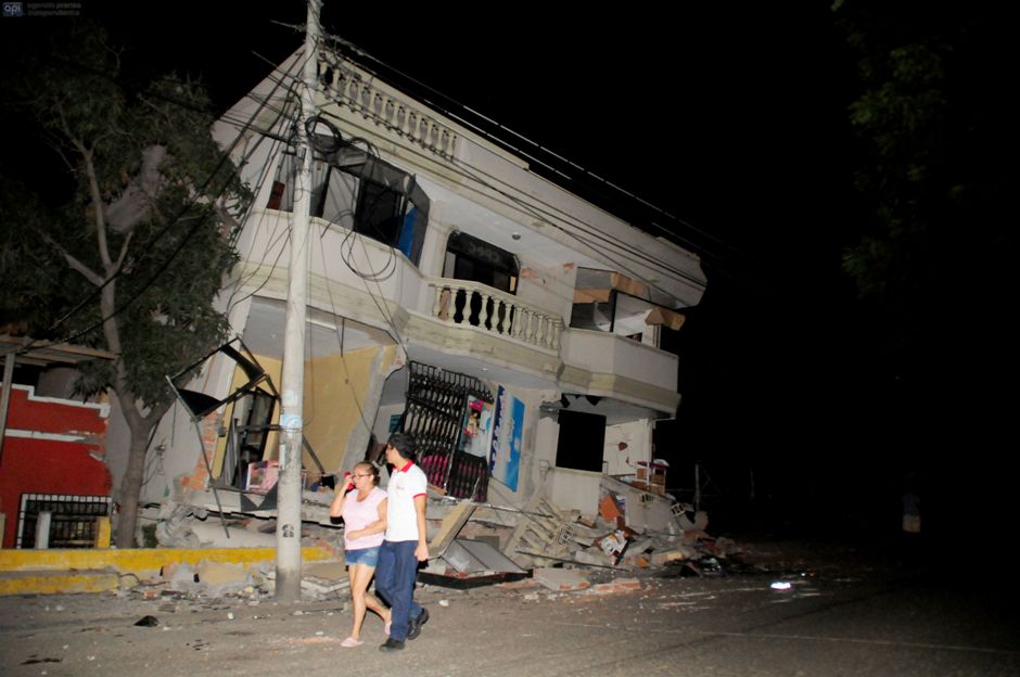 Portoviejo, tras terremoto 7.8. API/Paul Ochoa.