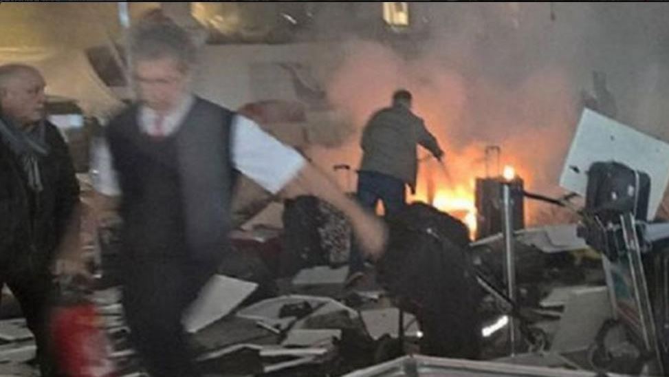 Imagen difundida en Twitter tras los atentados en el aeropuerto de Estambul, el 28 de junio de 2016.