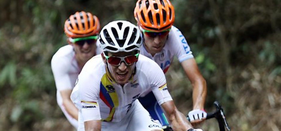 El colombiano Sergio Henao compite en la prueba de ruta del ciclismo de los Juegos OlÌmpicos el s·bado, 6 de agosto de 2016, en RÌo de Janeiro. (Bryn Lennon/Pool Photo via AP)