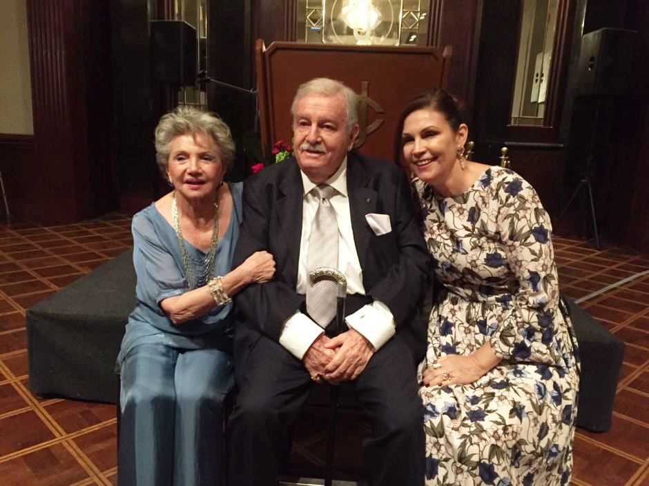 Martha Ceballos de Sáenz, José Baquerizo, y Paula Baquerizo. 