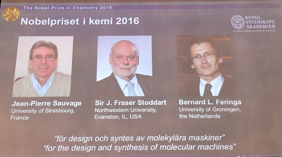 La foto muestra a los tres ganadores del premio Nobel de química 2016, anunciados por la Real Academia Sueca de Ciencias el miércoles 5 de octubre de 2016 en Estocolmo. Ellos son, se izquierda a derecha, Jean-Pierre Sauvage, Fraser Stoddart y Bernard Fering (Henrik Montgomery /TT via AP)