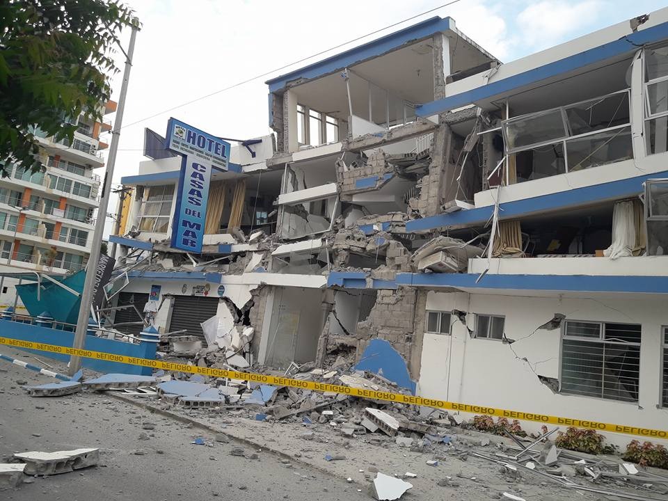 Atacames, la mañana del 19 de diciembre de 2016, tras un terremoto 5.8.