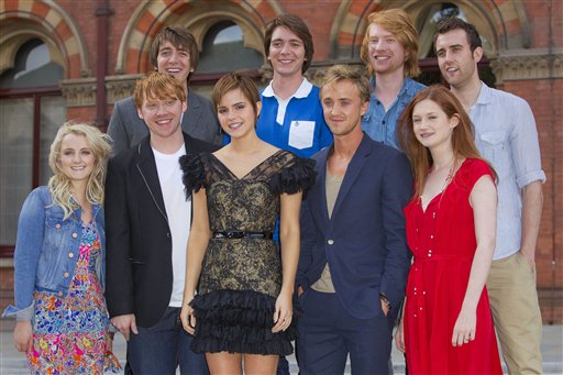 Evanna Lynch, Rupert Grint, Oliver Phelps, Emma Watson, James Phelps, Tom Felton Domhnall Gleeso, Bonnie Wright, Matthew Lewis