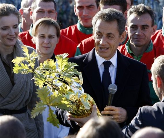 SARKOZY-BRUNI-BEBE