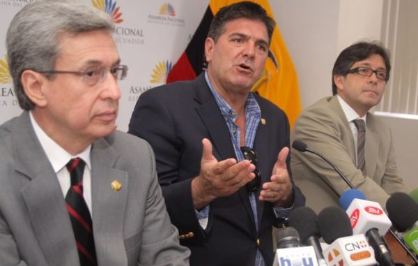 ANUNCIAN JUICION EN CONTRA DE SECRETARIO DE COMUNICACION DE LA PRESIDENCIA