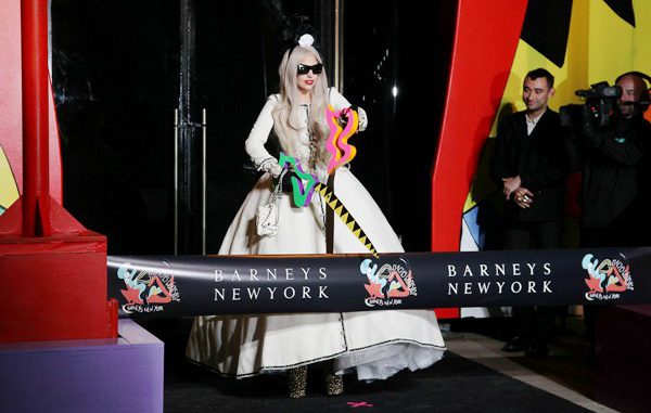 LADY GAGA-MODA