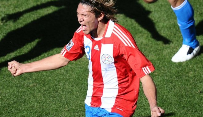 Paraguay's midfielder Enrique Vera celeb