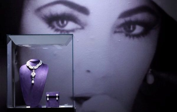 ELIZABETH TAYLOR-SUBASTA