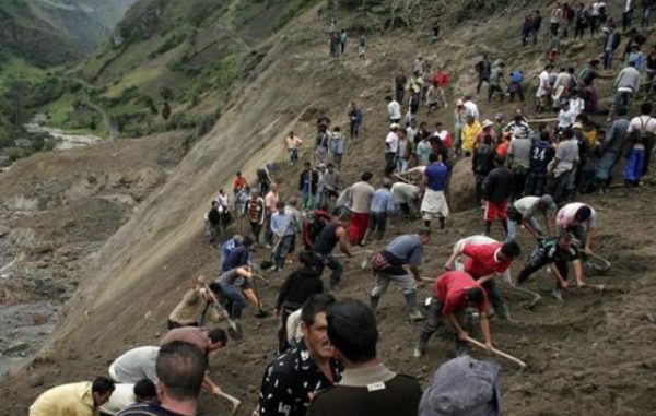 busqueda_desaparecidos_alud_colombia1