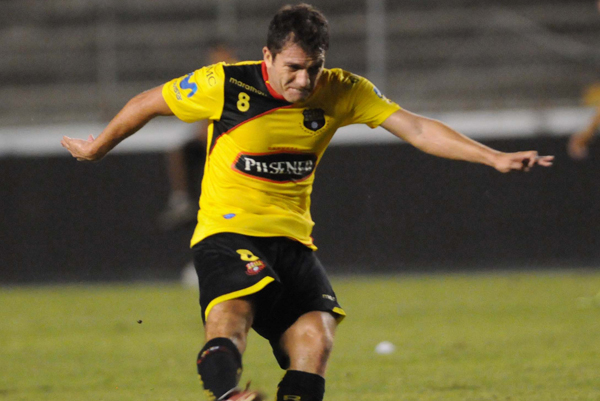 Pedro Larrea jugará en su ciudad natal La República EC