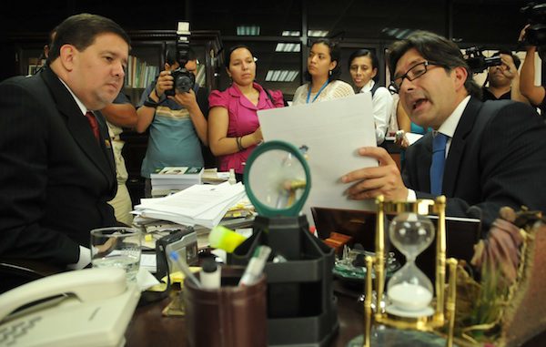 DENUNCIA CESAR MONTUFAR