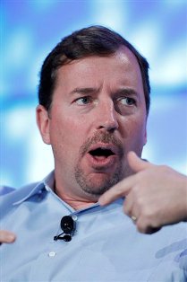 El presidente de PayPal, Scott Thompson, fue nombrado director ejecutivo de Yahoo Ink, el miércoles 4 de enero de 2012. En la imagen, Thompson conversa durante la reunión Web 2.0 en San Francisco, el 15 de noviembre de 2010. (AP foto/Paul Sakuma)