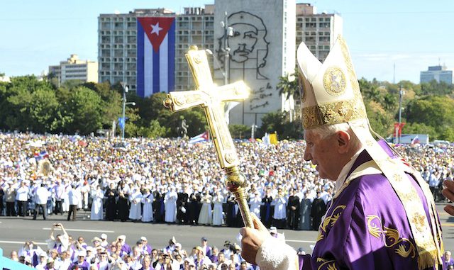 CUBA-PAPA FERIADO