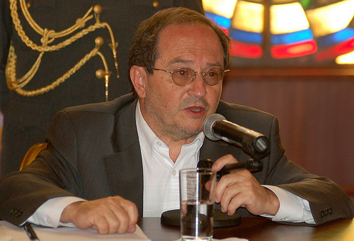 RUEDA DE PRENSA POR JAVIER PONCE MINISTRO DE DEFENSA