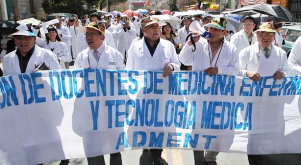 huelga_medicos_bolivia1