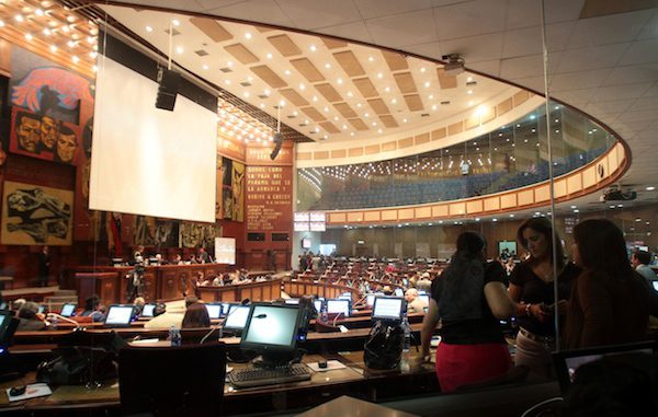 ASAMBLEA EN EL PLENO