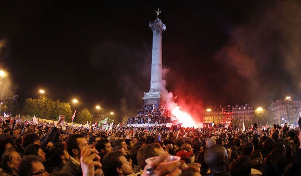 FRANCE2012-ELECTIONS-VOTE-CELEBRATIONS