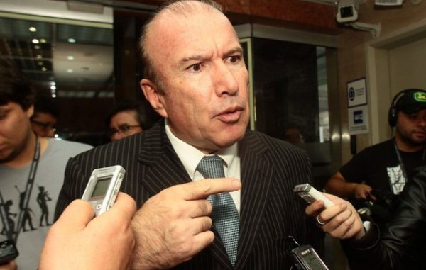 PABLO CHAMBERS BUSCA PROTECCION EN LA ASAMBLEA NACIONAL