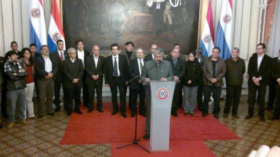 despedida-lugo-palacio-juicio-politico_562_315_37410