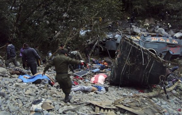BOLIVIA-AUTOBUS ACCIDENTE