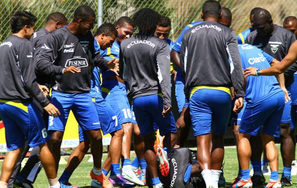 QUITO 05 DE JUNIO DE 2012, Entrenamiento de la tricolor desde la casa de la selección APIFOTO/JAVIER CAZAR