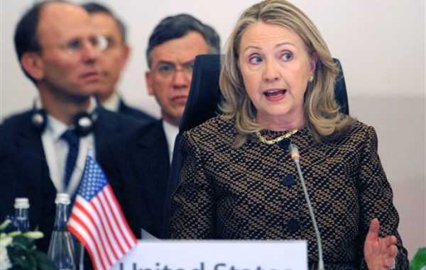 La secretaria de estado norteamericana, Hillary Rodham Clinton, habla en la reunión ministerial del Foro Antiterrorista Mundial en Estambul, Turquía, el 7 de junio del 2012. Clinton condenó el jueves al gobireno sirio (AP Foto)