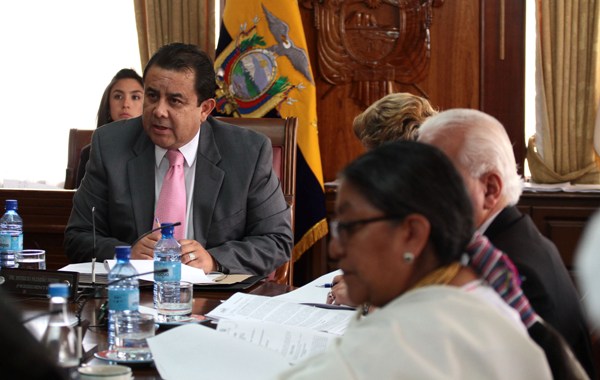 CORTE CONSTITUCIONAL ANALIZA EL CODIGO DE LA DEMOCRACIA