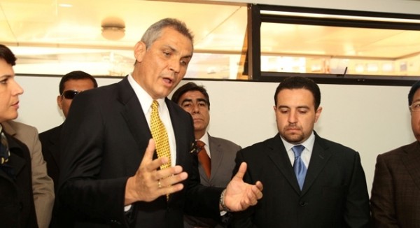 FABRICIO CORREA INCRIBE A SU PARTIDO POLITICO