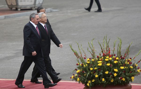 Raul Castro, Nguyen Phu Trong